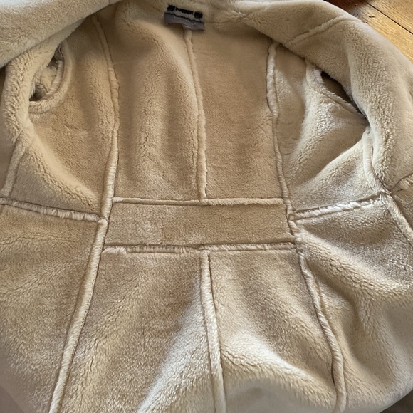 Ann Taylor Faux Suede Coat Medium 38”L x 20”W - Very Luxurious! - Picture 9 of 9